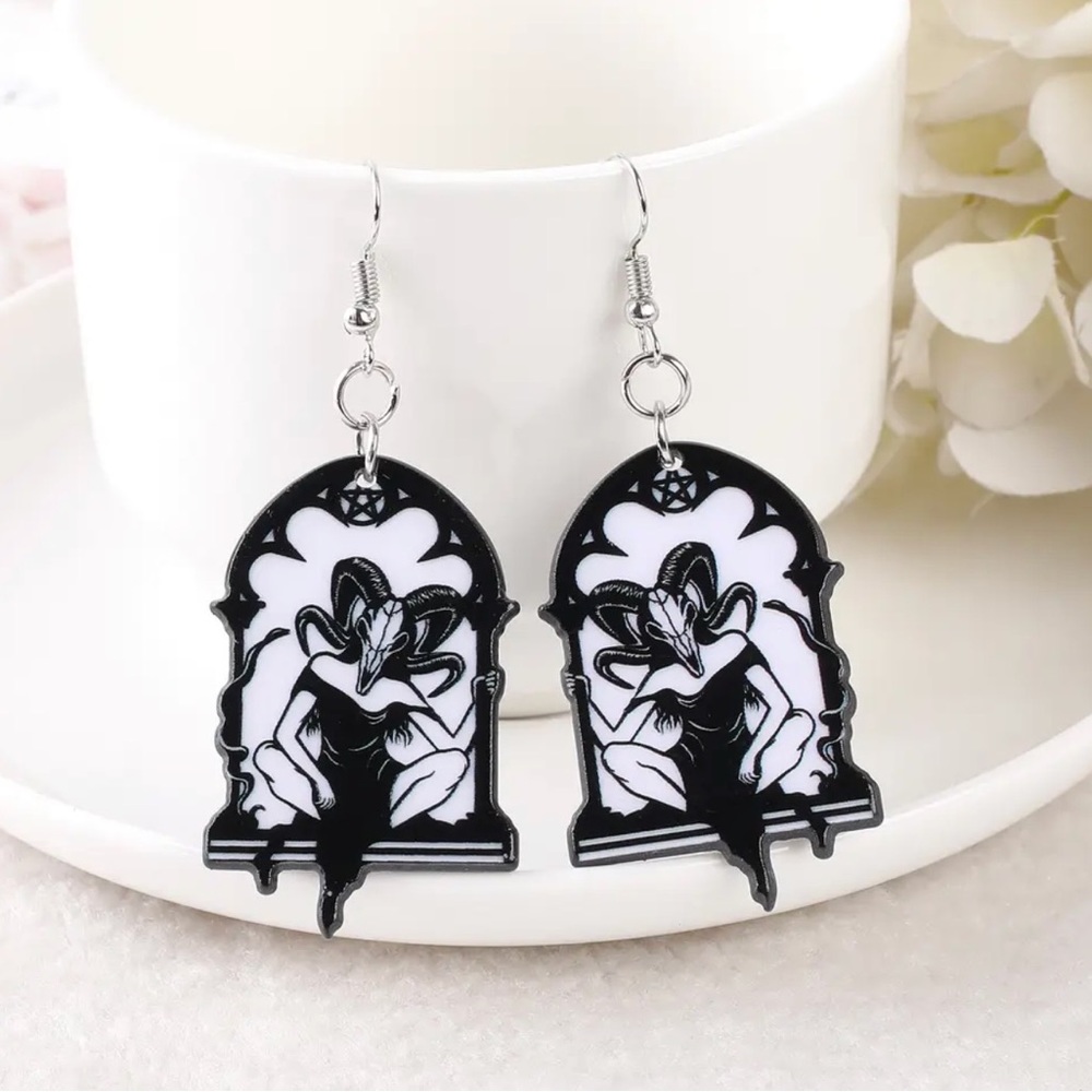 Dangle Earrings - Black & White